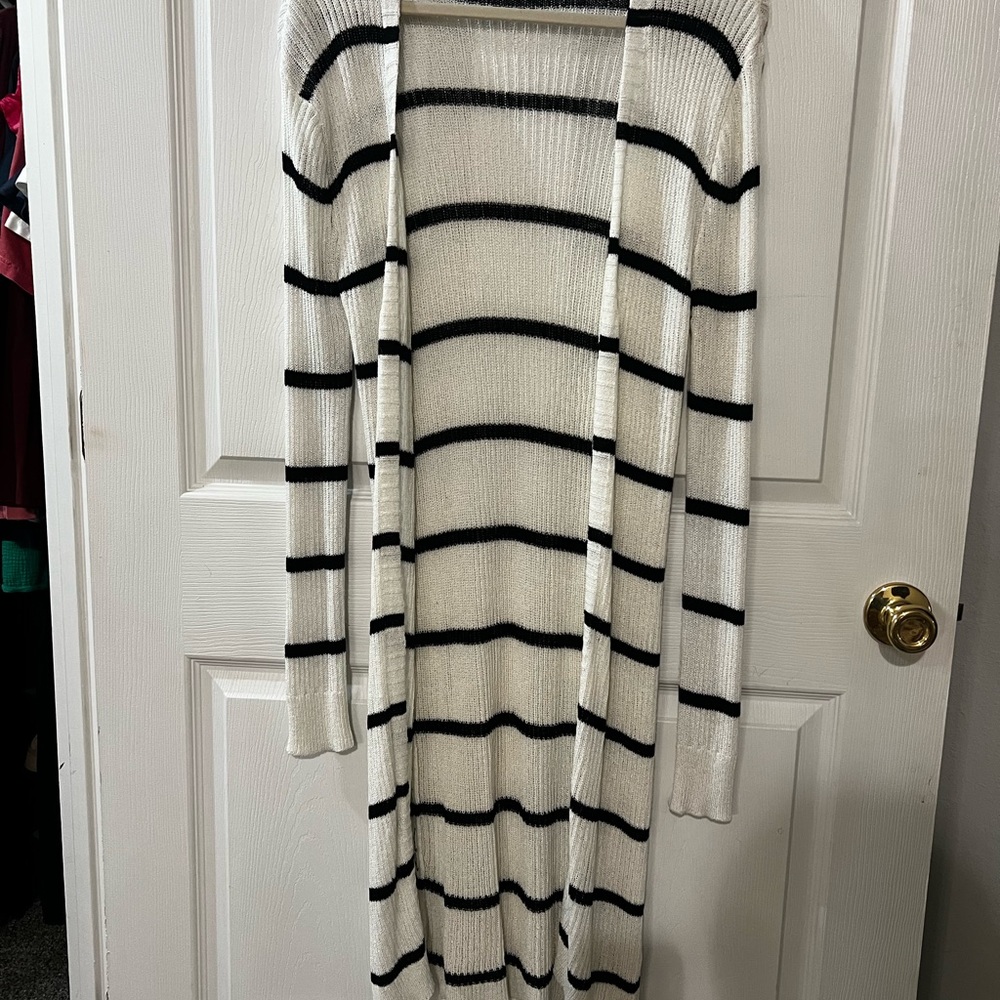 ✨SOLD✨ Neutral Territory White/Black Striped
Duster Cardigan - Picture 2 of 5